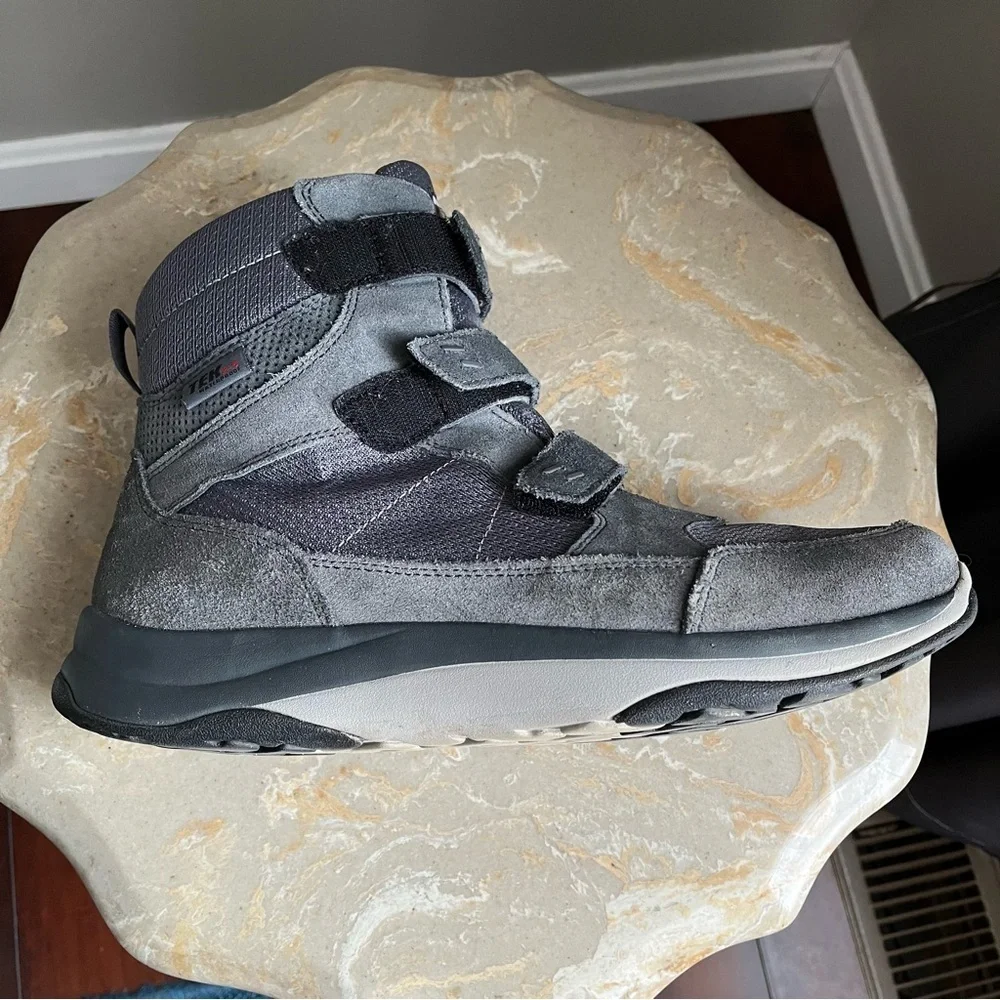L.L. Bean Men’s 11.5 Gray Suede Tek 2.5 PrimaLoft Waterproof High Top Boots
